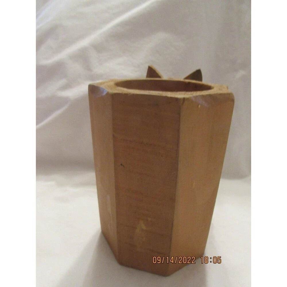 Unbranded wooden kitty